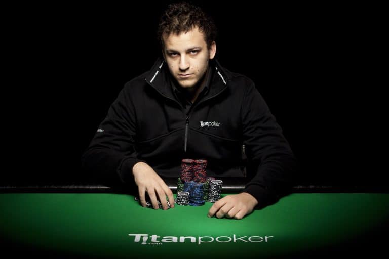 Le statut de joueur de poker professionnel