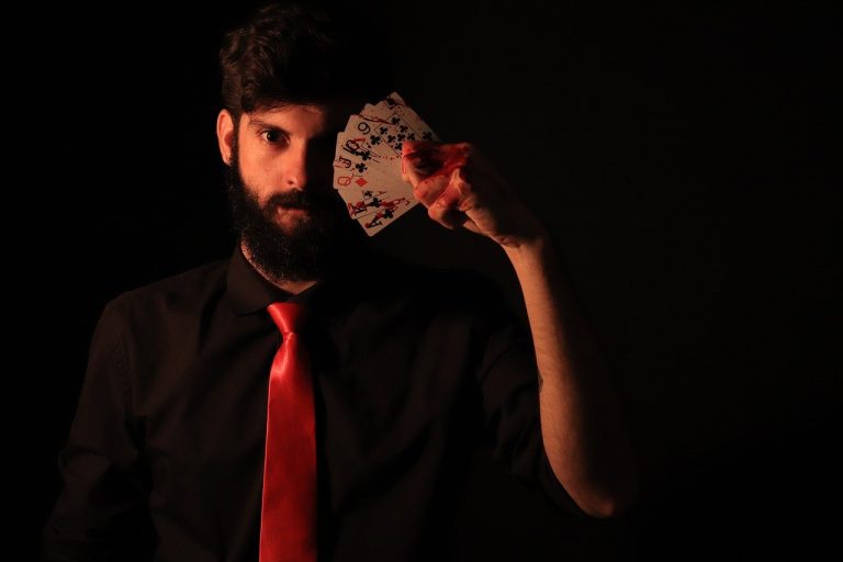 Comment vaincre un tyran dans son propre jeu de poker ?