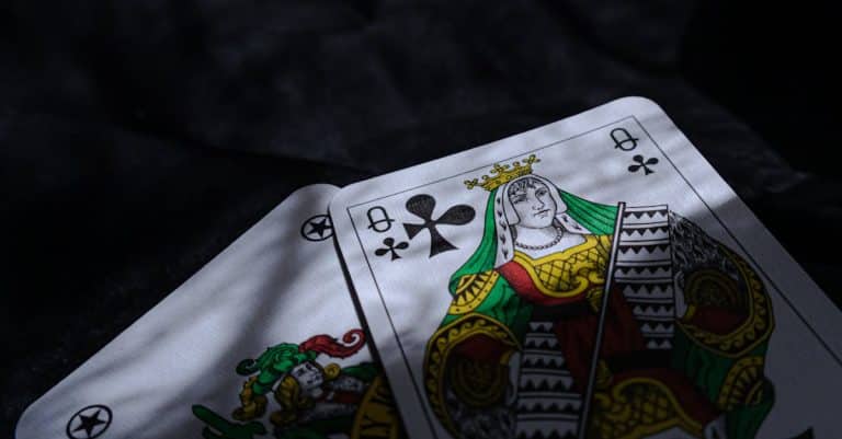 Comment analyser les mains pour perfectionner sa stratégie de poker ?