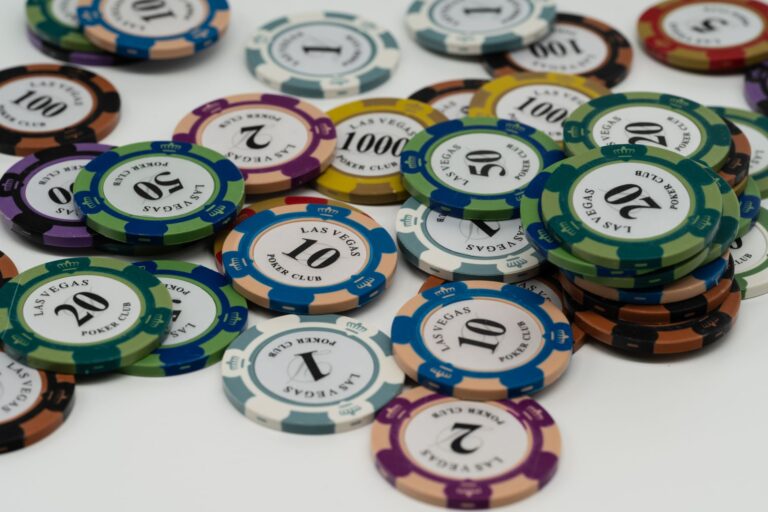 Comment adopter une stratégie gagnante de longue durée au poker ?