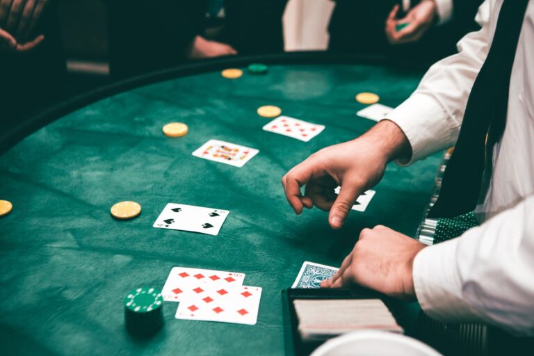 Comment ajuster sa stratégie en fonction des conditions de jeu ?