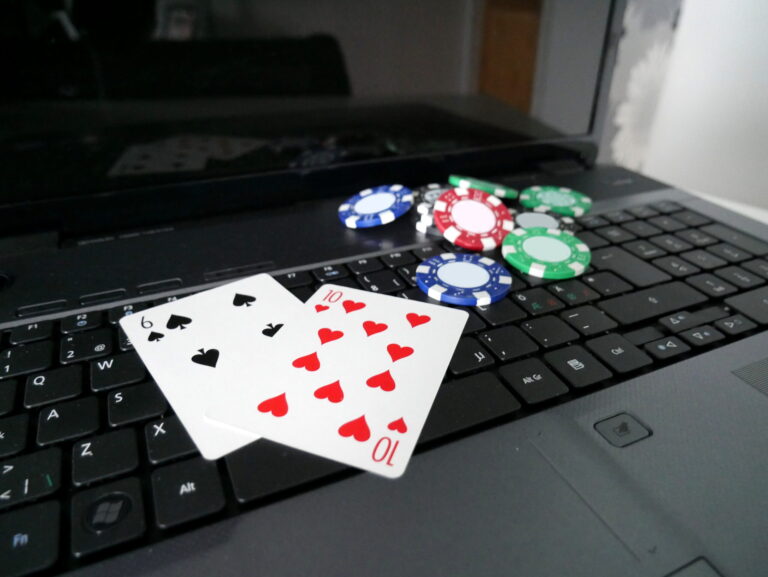 Poker en ligne légal en France, choisir son site agréé